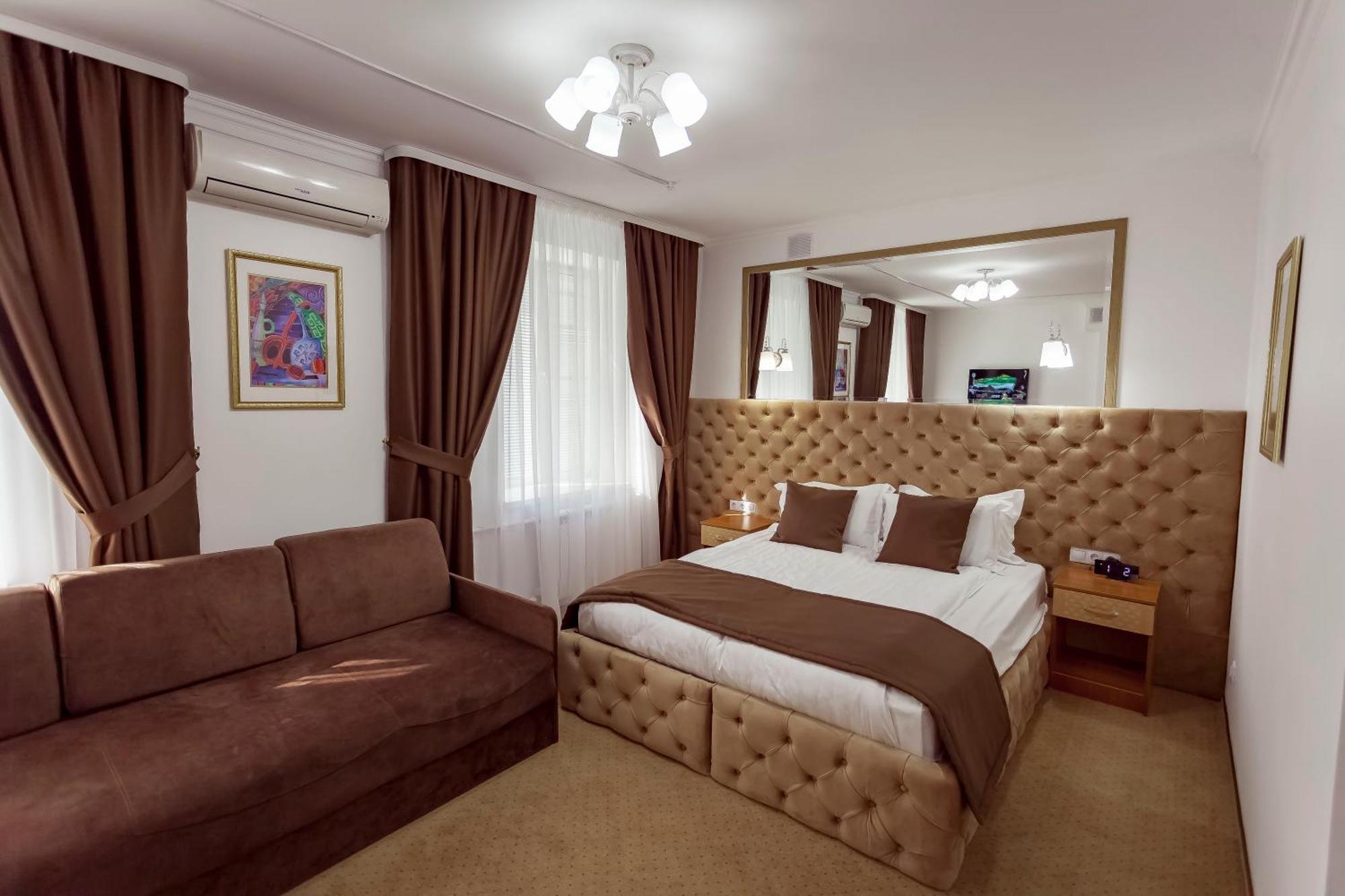 Kurmet Hotel อูรัลส์ค ภายนอก รูปภาพ