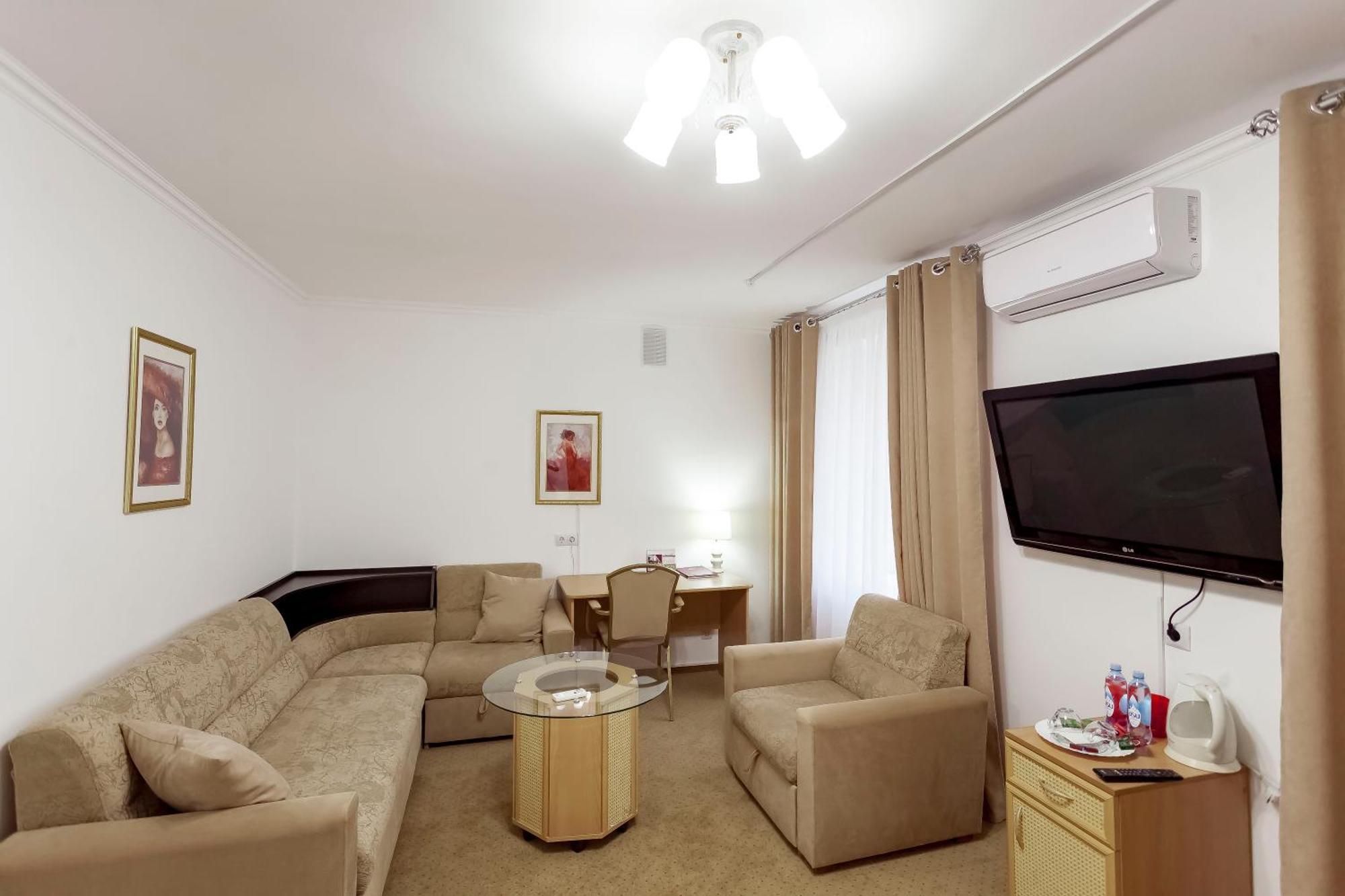 Kurmet Hotel อูรัลส์ค ภายนอก รูปภาพ
