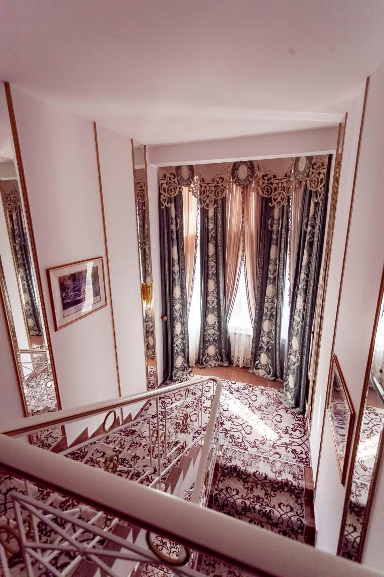 Kurmet Hotel อูรัลส์ค ภายนอก รูปภาพ