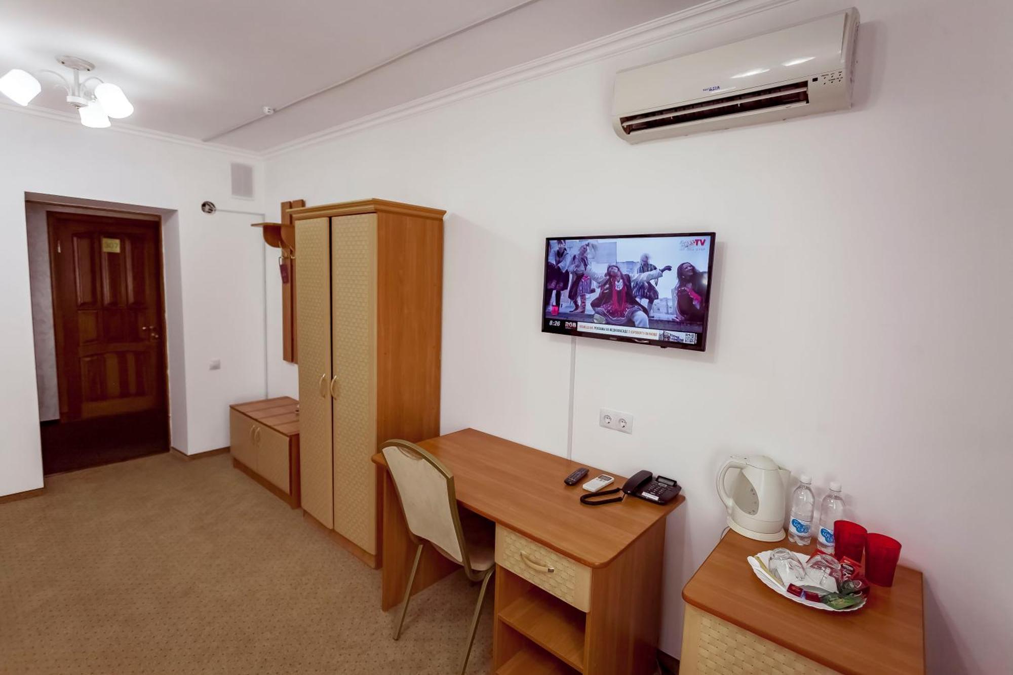 Kurmet Hotel อูรัลส์ค ภายนอก รูปภาพ