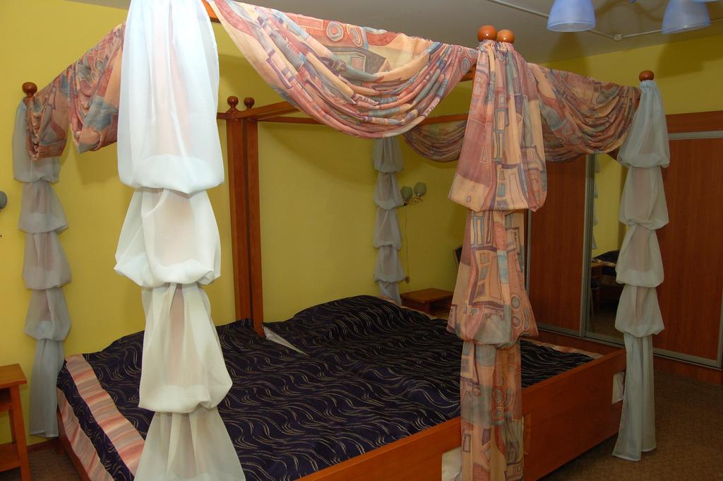 Kurmet Hotel อูรัลส์ค ภายนอก รูปภาพ