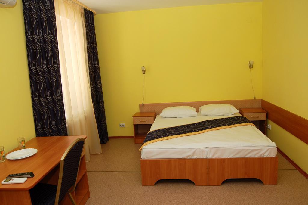 Kurmet Hotel อูรัลส์ค ภายนอก รูปภาพ