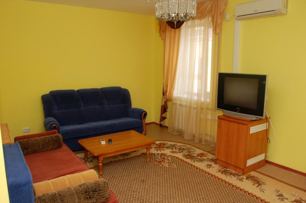 Kurmet Hotel อูรัลส์ค ภายนอก รูปภาพ