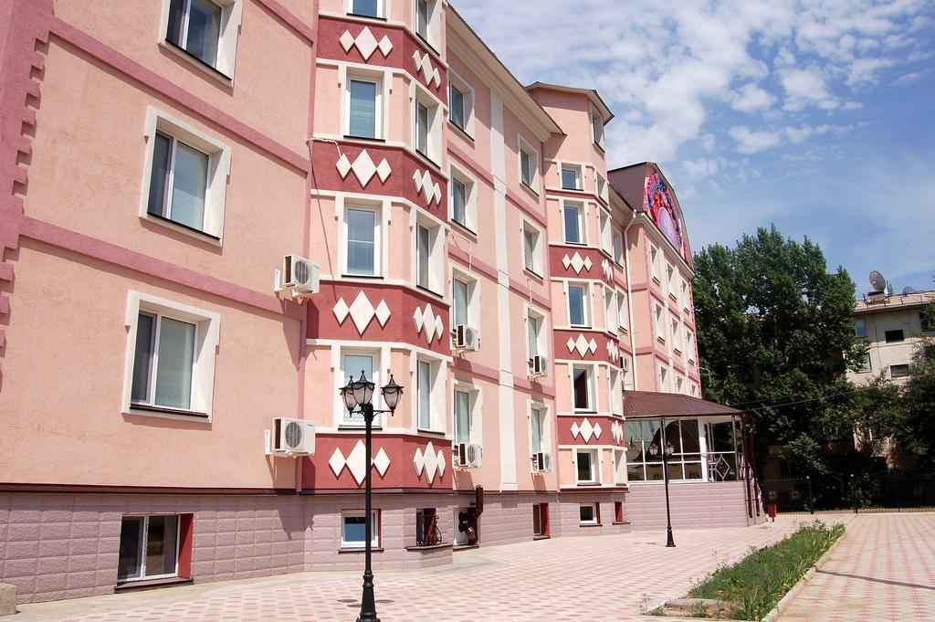 Kurmet Hotel อูรัลส์ค ภายนอก รูปภาพ